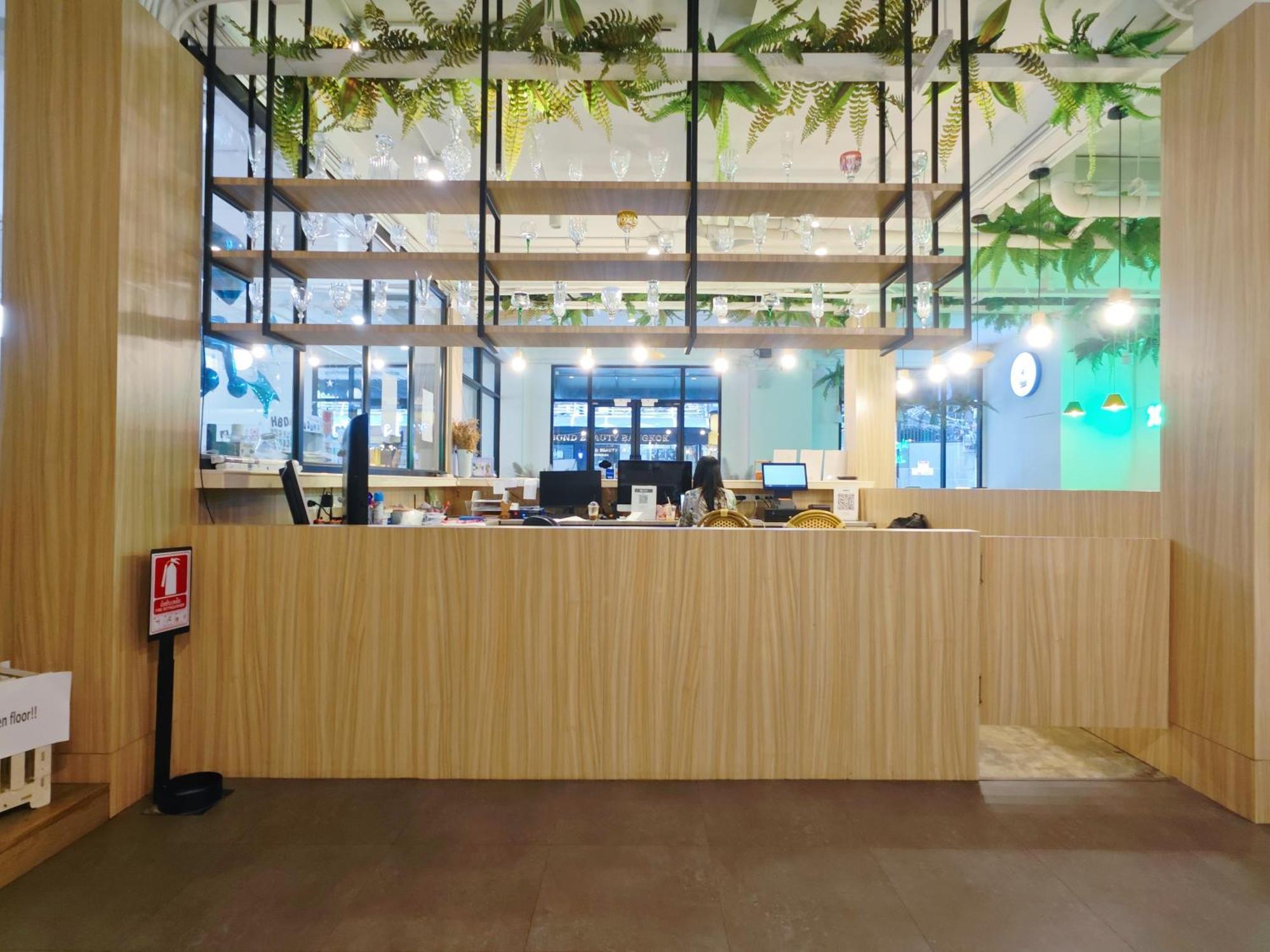 Ostay Asoke Bangkok Makkasan Exterior foto