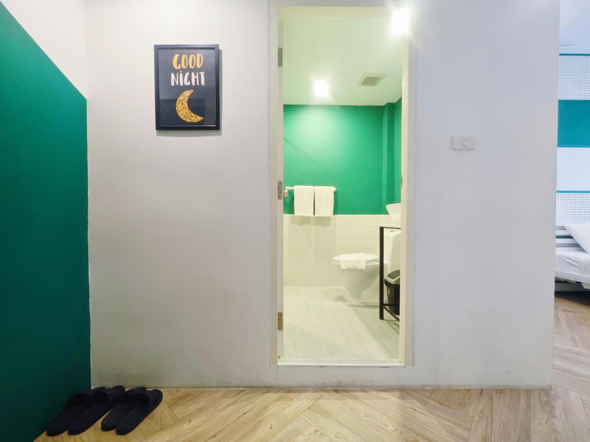 Ostay Asoke Bangkok Makkasan Exterior foto