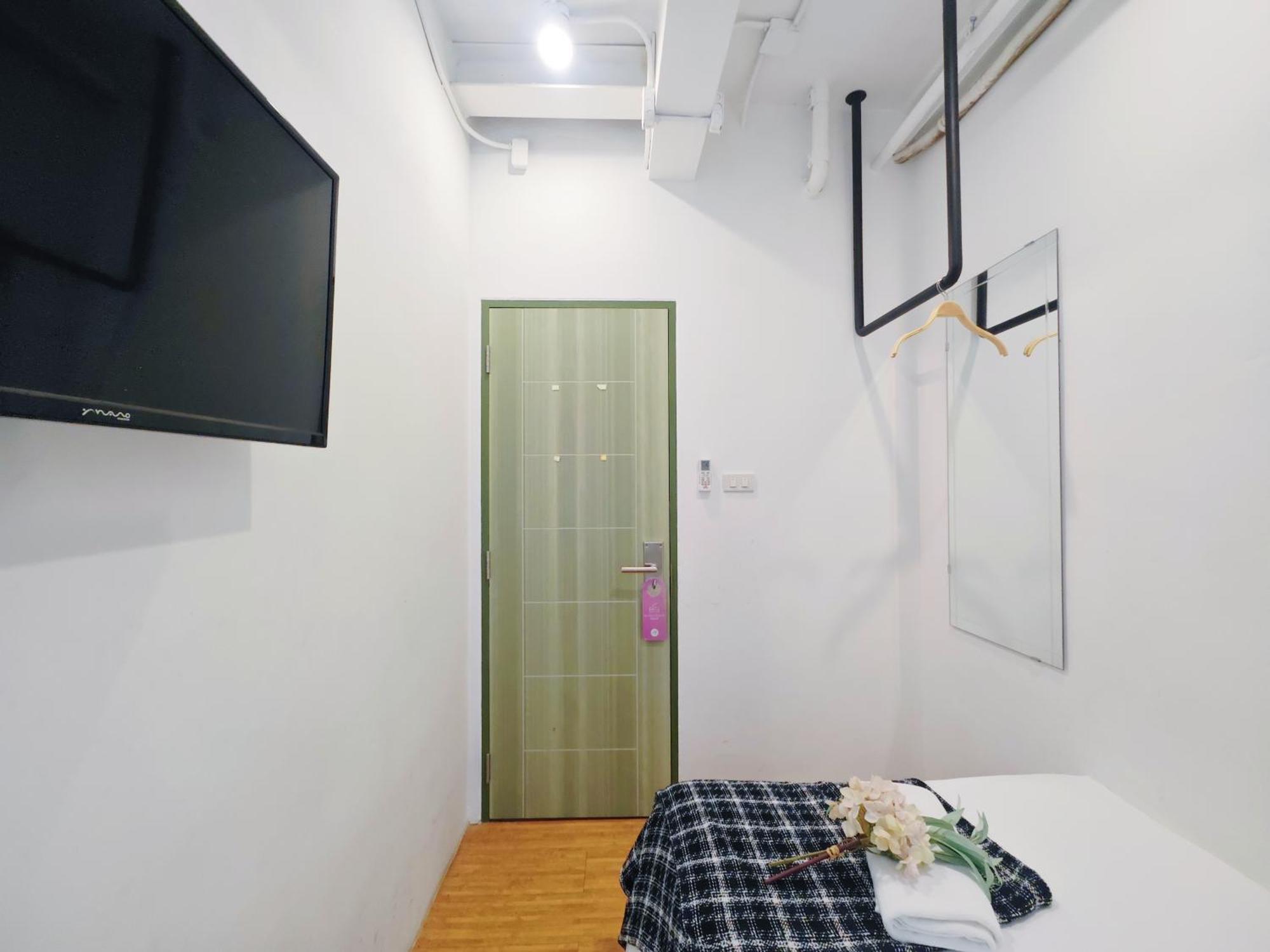 Ostay Asoke Bangkok Makkasan Exterior foto